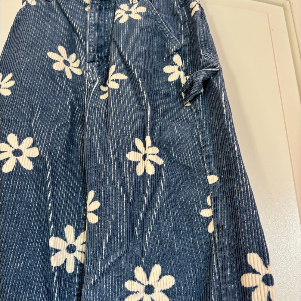 PacSun 90’s Inspired Corduroy Blue Jeans with White Floral Design. Size 23 - Picture 5 of 6